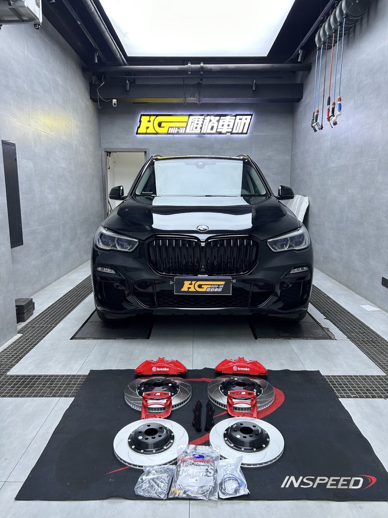 宝马X5 布雷博刹车