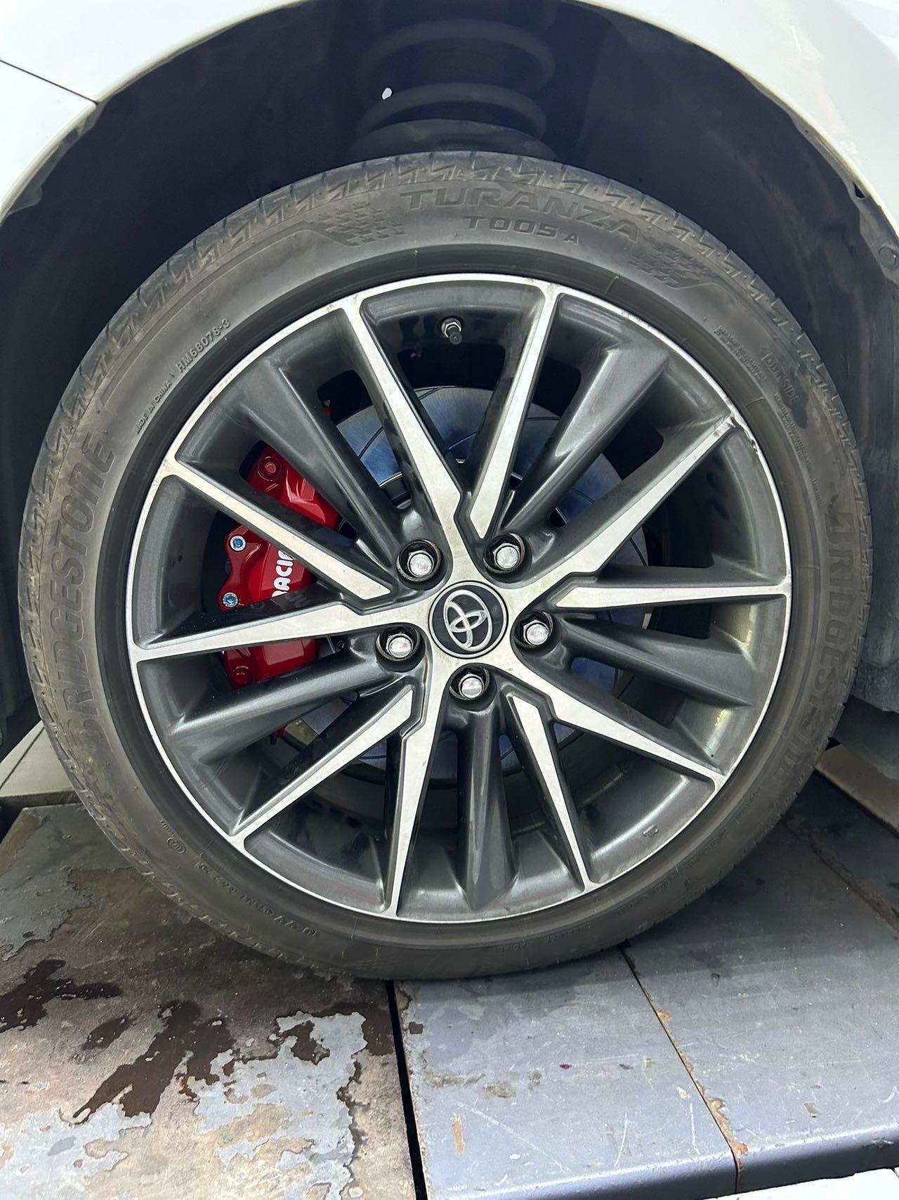 丰田凯美瑞升级ap刹车