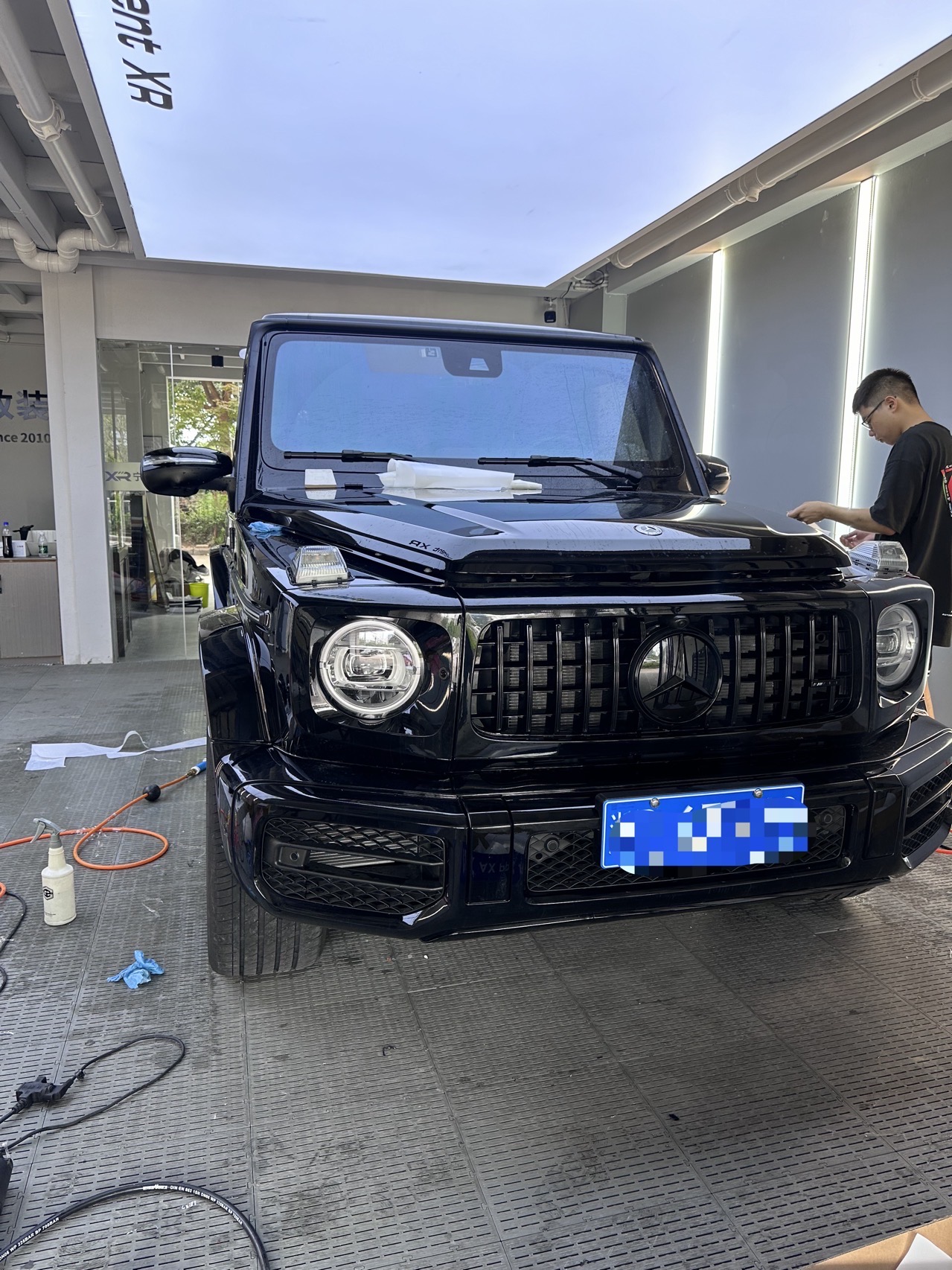 奔驰G350原厂大灯升级｜海拉熏黑几何多光束大灯案例分享