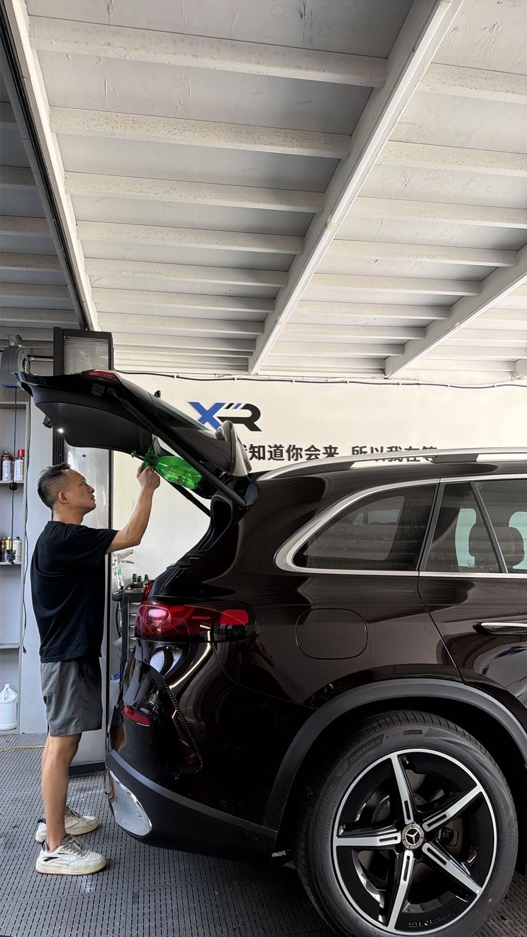 2027款奔驰GLC350（新能源）装贴AX隐形车衣和玻璃膜案例分享